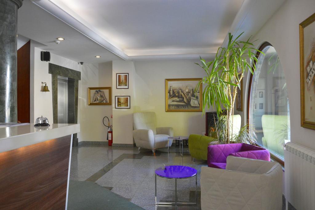 Modern Inn Boutique Hotel Skopje Extérieur photo