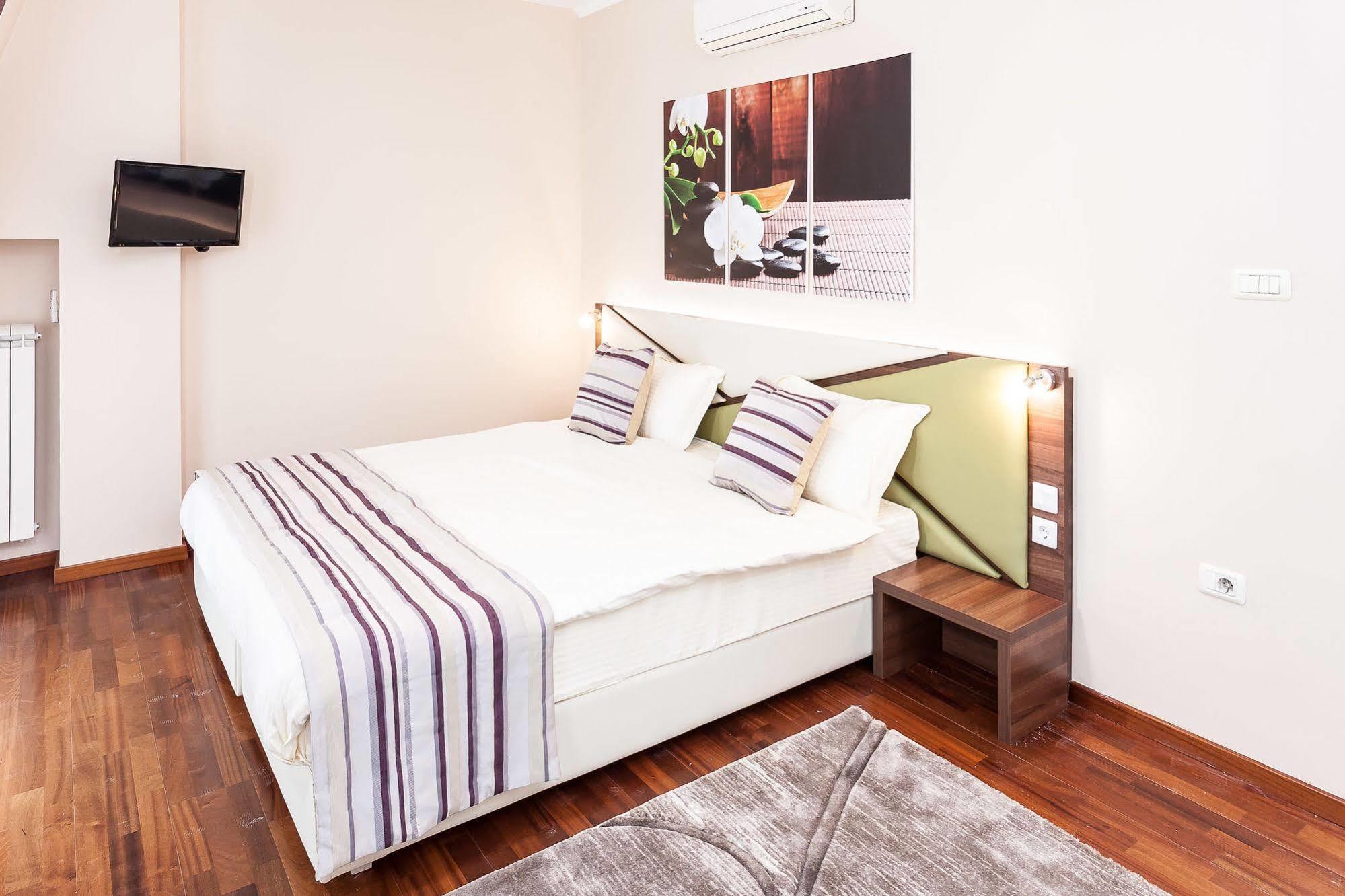 Modern Inn Boutique Hotel Skopje Extérieur photo