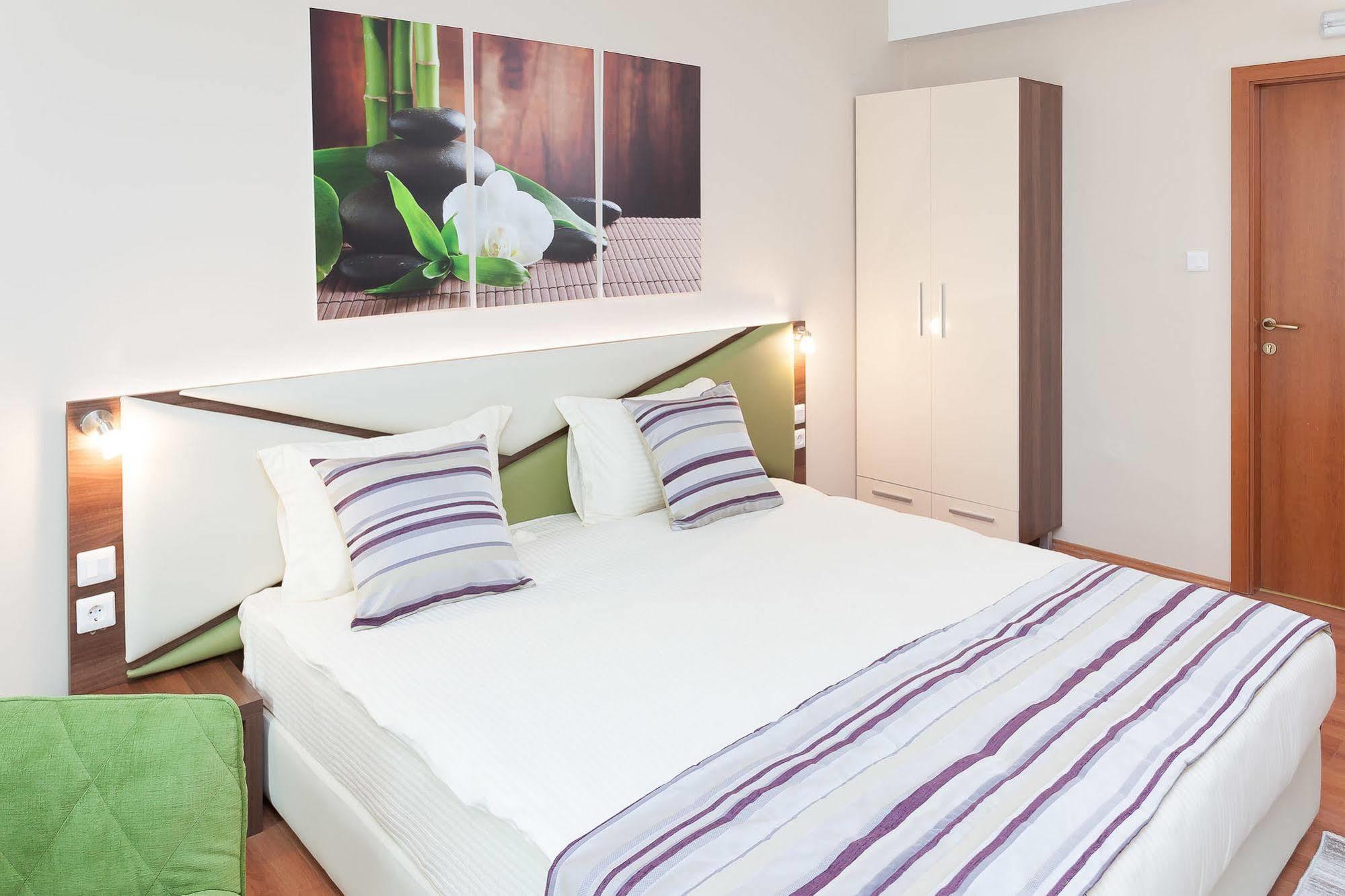 Modern Inn Boutique Hotel Skopje Extérieur photo