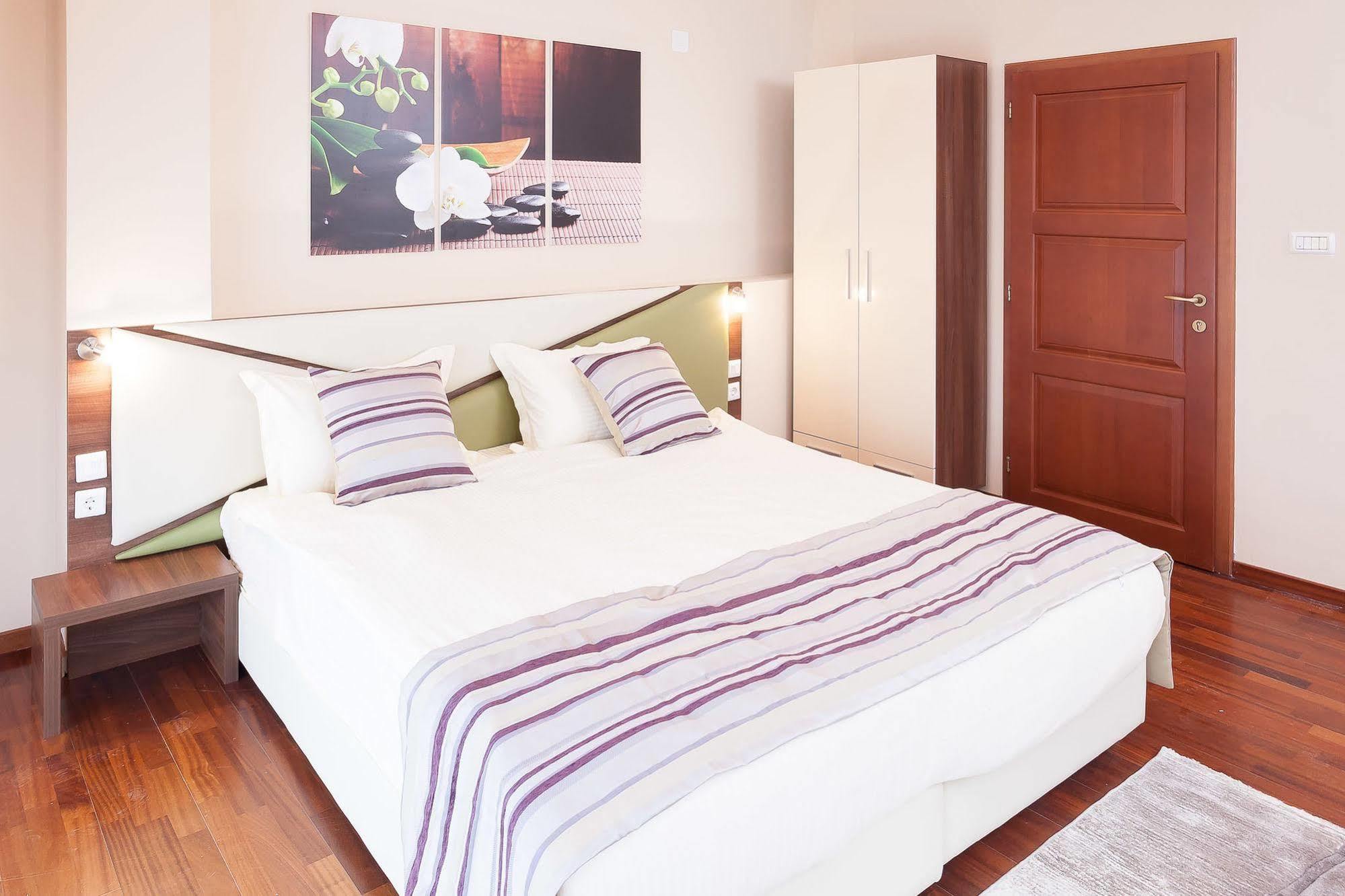 Modern Inn Boutique Hotel Skopje Extérieur photo
