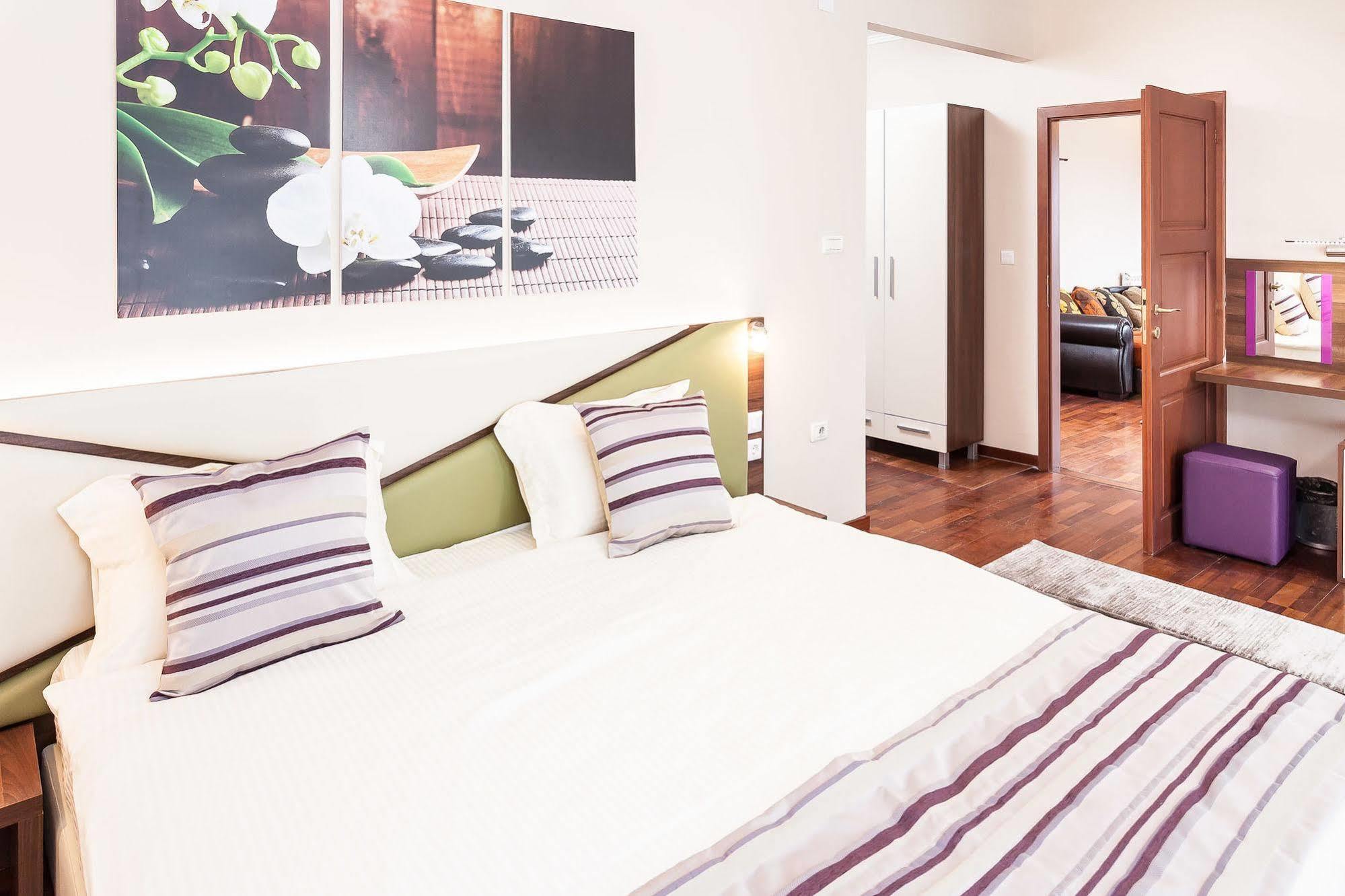 Modern Inn Boutique Hotel Skopje Extérieur photo